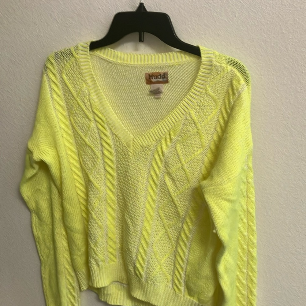 FINAL MARKDOWN Mudd sweater large